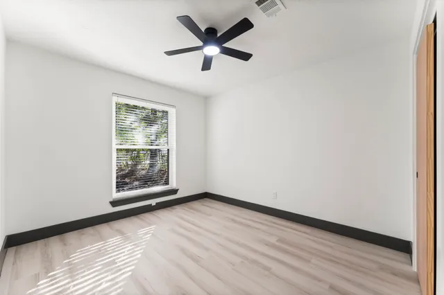 $2,500 | 26 East Woodtimber Court, Spring, TX 77381