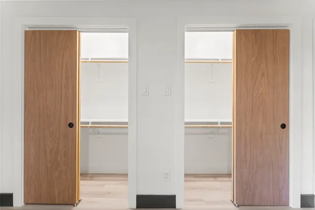 $2,500 | 26 East Woodtimber Court, Spring, TX 77381