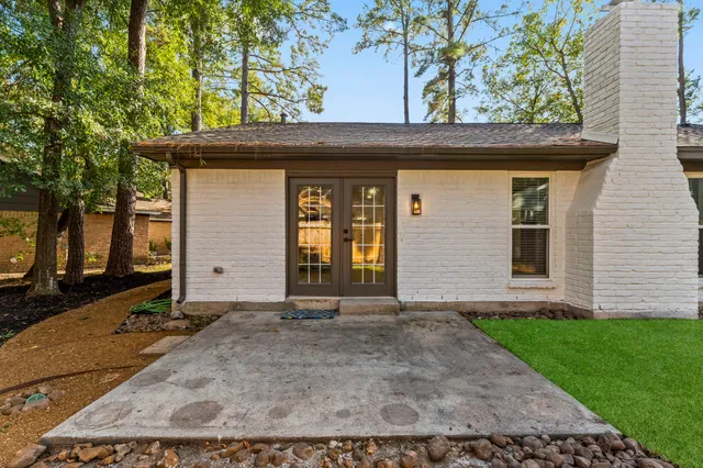 $2,500 | 26 East Woodtimber Court, Spring, TX 77381
