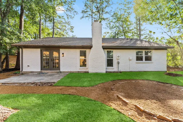 $2,500 | 26 East Woodtimber Court, Spring, TX 77381