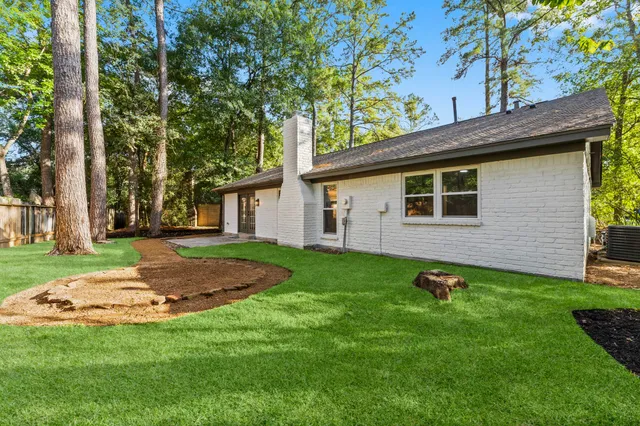 $2,500 | 26 East Woodtimber Court, Spring, TX 77381