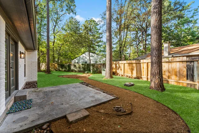 $2,500 | 26 East Woodtimber Court, Spring, TX 77381