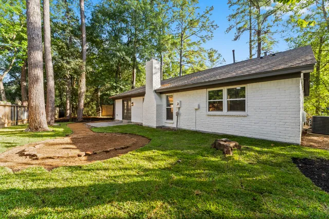 $2,500 | 26 East Woodtimber Court, Spring, TX 77381