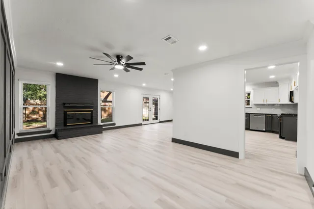 $2,500 | 26 East Woodtimber Court, Spring, TX 77381