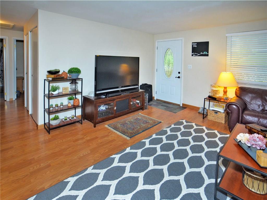 468 Filmore Road Pittsburgh, PA 15221 - Photo 9 of 19