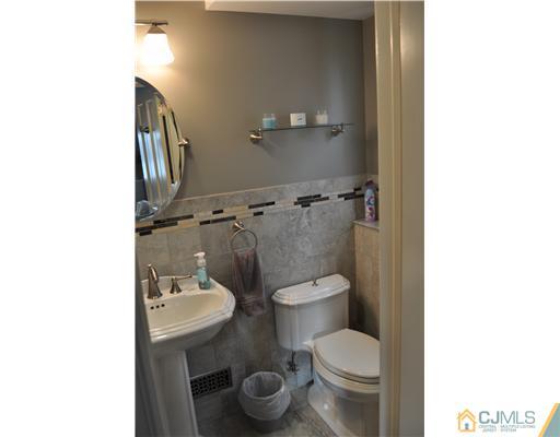 3 Winton Road East Brunswick, NJ 08816 - Photo 12 of 20 Gallery Image 12