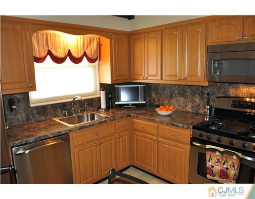 3 Winton Road East Brunswick, NJ 08816 - Photo 9 of 20 Gallery Image 9