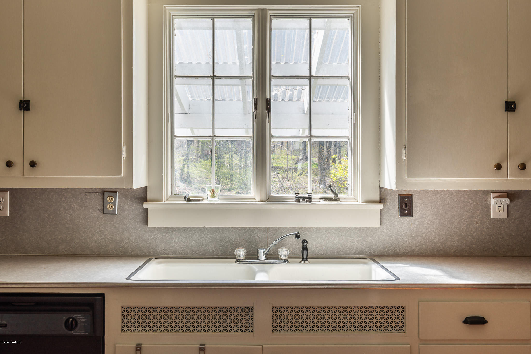 37 Stockbridge Road West Stockbridge, MA 01266 - Photo 8 of 29 Kitchen3