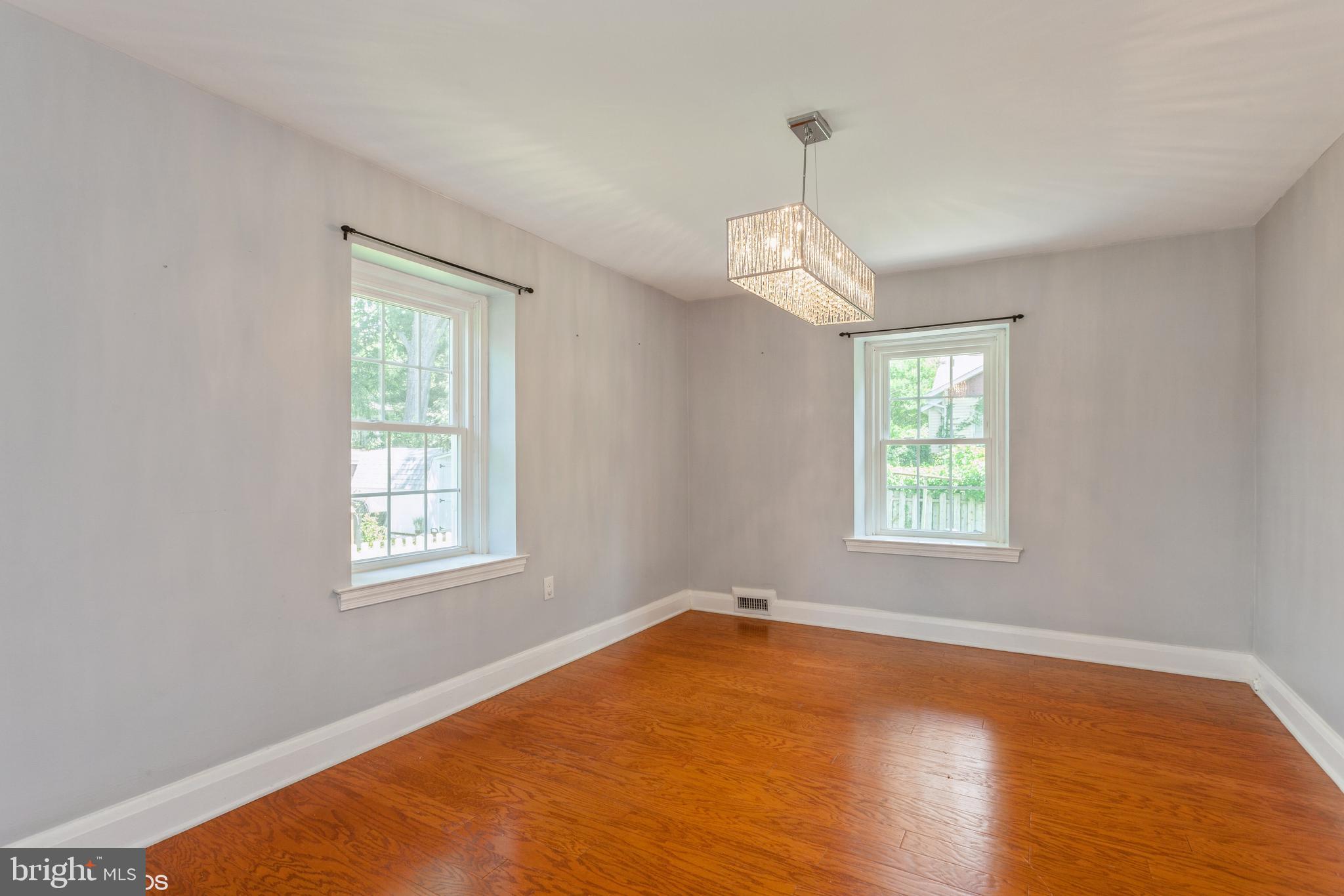 5111 Underwood Road Baltimore, MD 21212 - Photo 13 of 33 Dining room