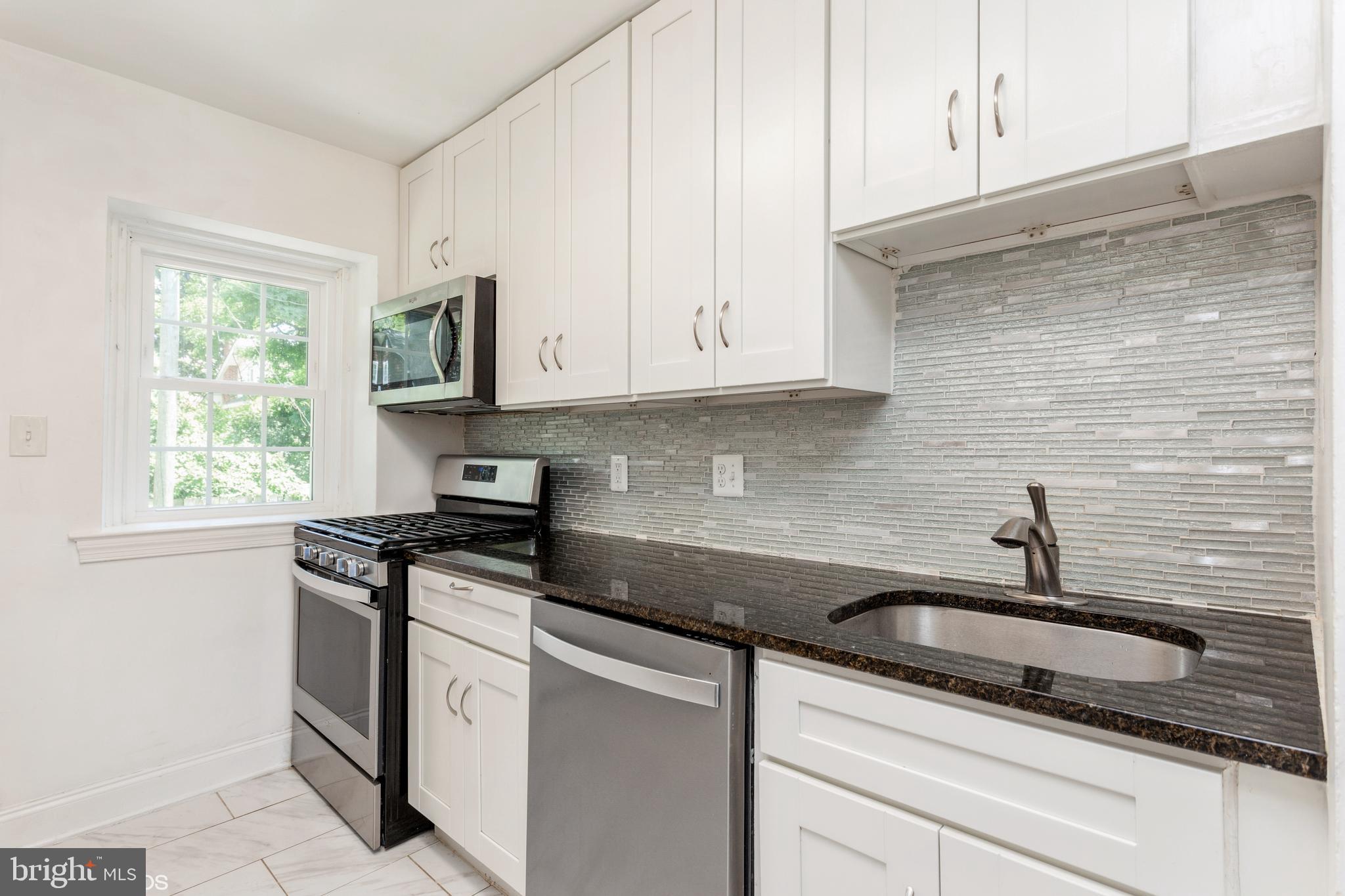 5111 Underwood Road Baltimore, MD 21212 - Photo 10 of 33 Kitchen