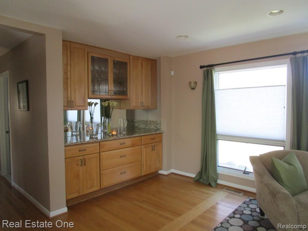 33315 Raphael Road Farmington, MI 48336 - Photo 16 of 47 IMG_4845.JPG