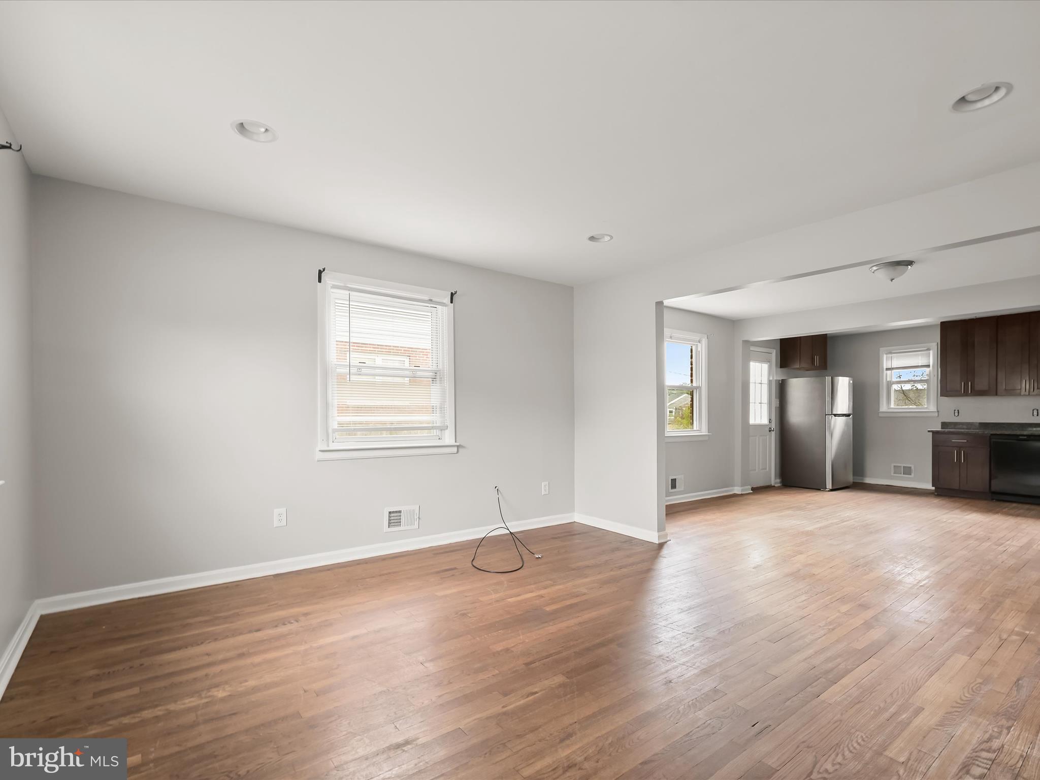 6140 Radecke Avenue Baltimore, MD 21206 - Photo 5 of 25 Dining/Kitchen