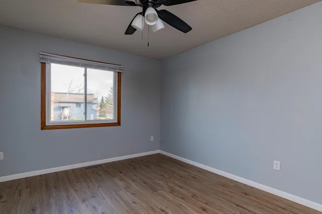 $289,900 | 4575 Horizon Circle, Eagan, MN 55123