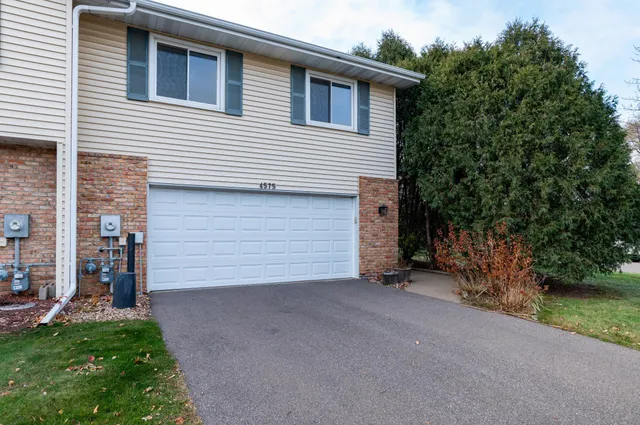 $289,900 | 4575 Horizon Circle, Eagan, MN 55123