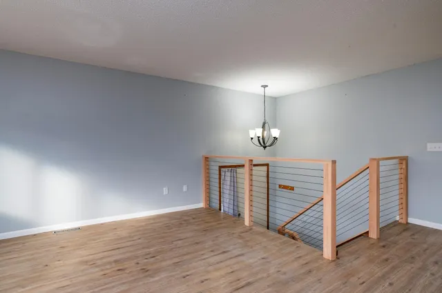 $289,900 | 4575 Horizon Circle, Eagan, MN 55123