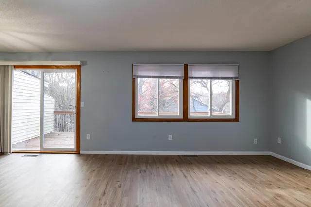 $289,900 | 4575 Horizon Circle, Eagan, MN 55123