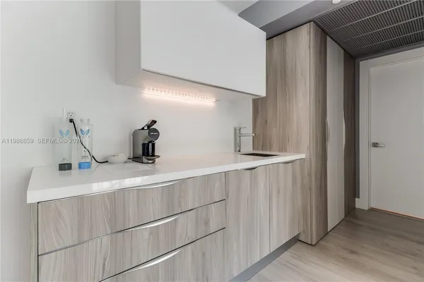 $280,000 | 1215 West Avenue, Unit 402, Miami Beach, FL 33139