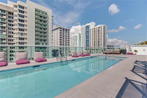 $280,000 | 1215 West Avenue, Unit 402, Miami Beach, FL 33139