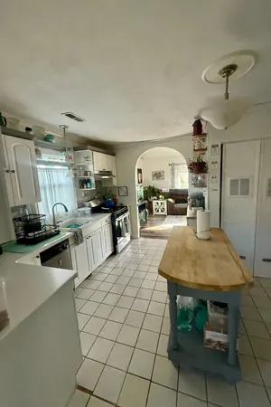 $259,900 | 270 Woodlawn Avenue, Chesterton, IN 46304