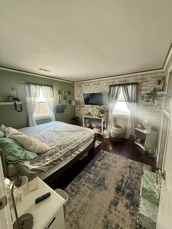 $259,900 | 270 Woodlawn Avenue, Chesterton, IN 46304