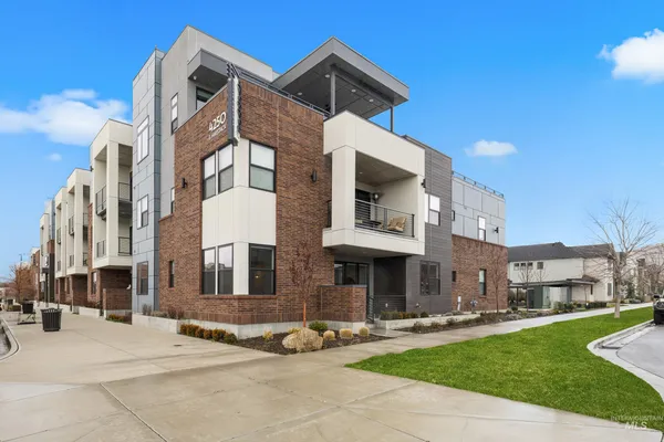 $529,900 | 4250 East Haystack Street, Unit 105, Boise, ID 83716