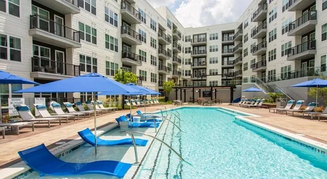 $1,900 | 800 Galleria Parkway Southeast, Unit 113, Atlanta, GA 30339