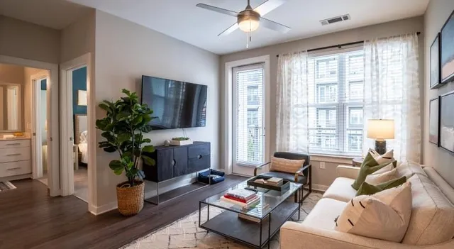 $1,900 | 800 Galleria Parkway Southeast, Unit 113, Atlanta, GA 30339