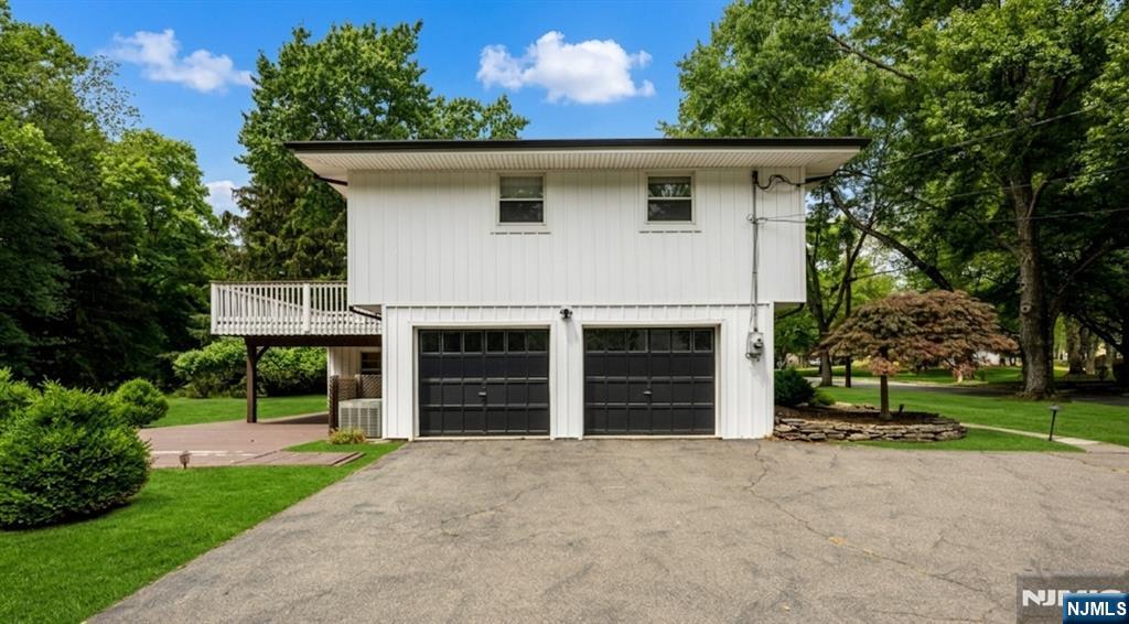 3 Antrim Road Montvale, NJ 07645 - Photo 11 of 12