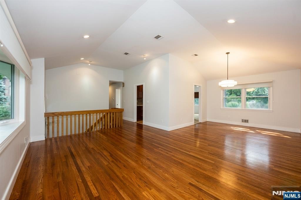 3 Antrim Road Montvale, NJ 07645 - Photo 2 of 12