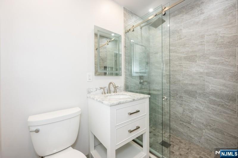 3 Antrim Road Montvale, NJ 07645 - Photo 6 of 12
