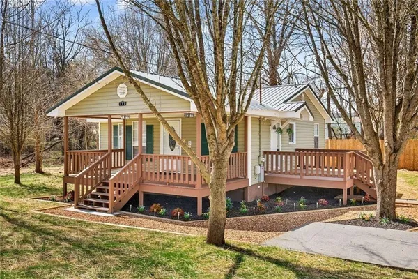 $220,000 | 250 Lawrence Street, Adairsville, GA 30103