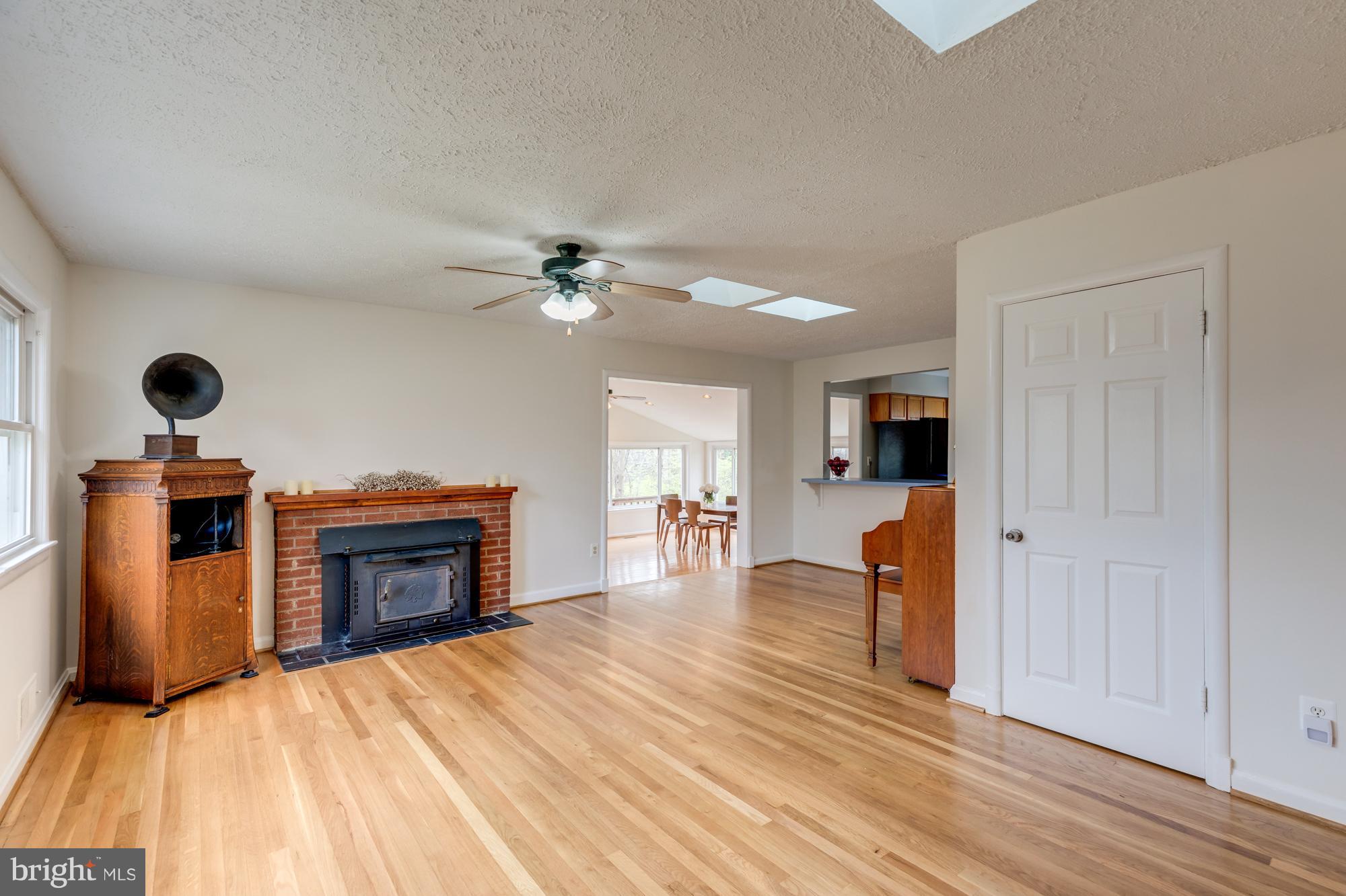 440 Beulah Road Vienna, VA 22180 - Photo 2 of 28 Welcome. Hardwood throughout main level