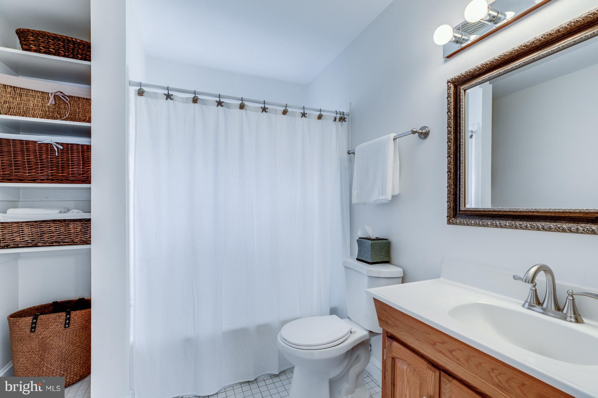 440 Beulah Road Vienna, VA 22180 - Photo 11 of 28 Hall Bath