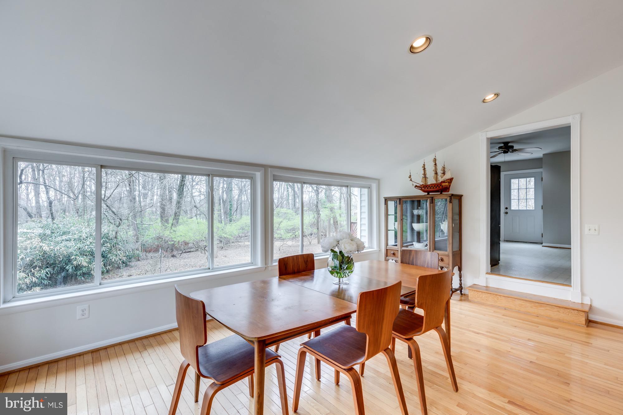 440 Beulah Road Vienna, VA 22180 - Photo 6 of 28 Great Room dining