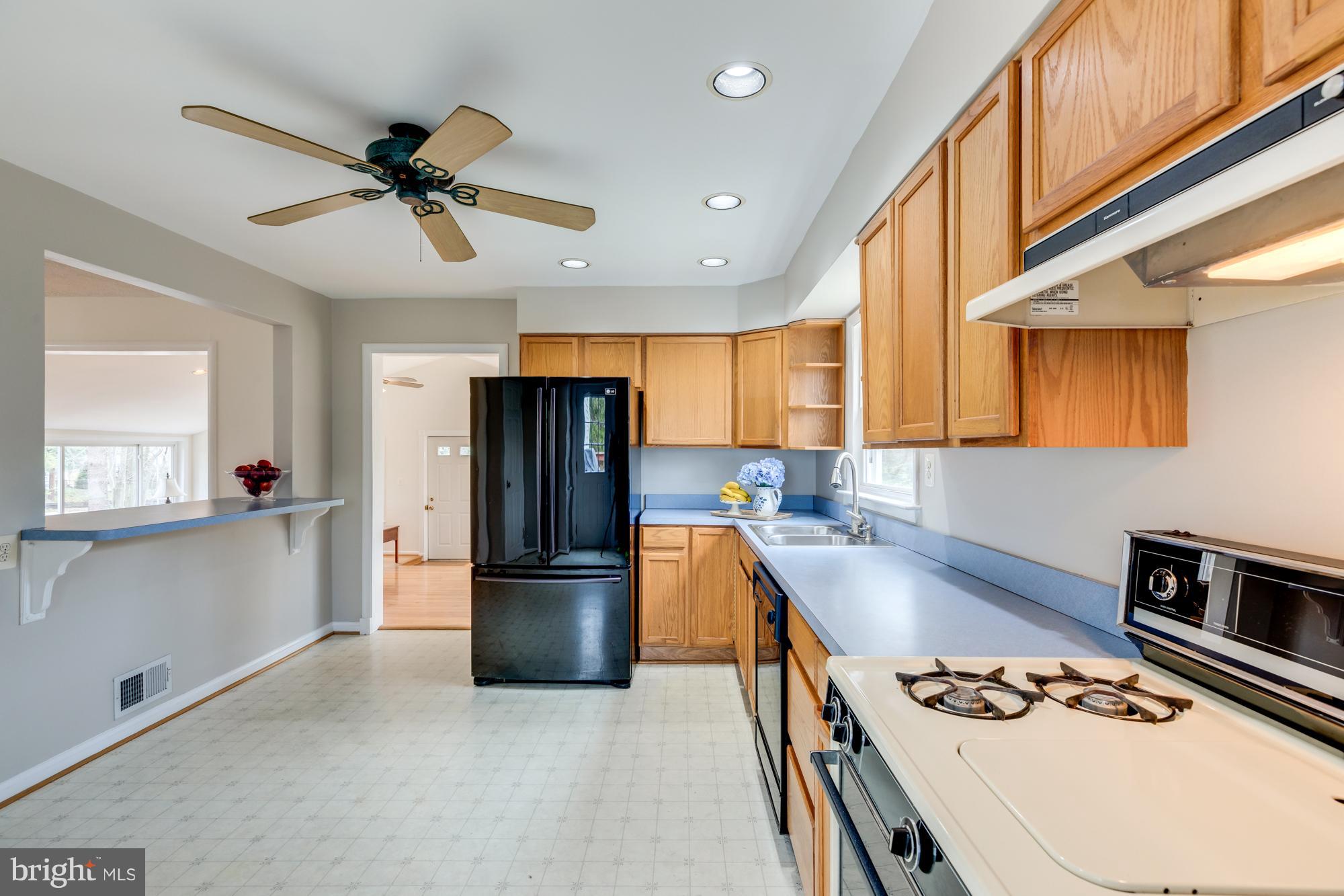 440 Beulah Road Vienna, VA 22180 - Photo 9 of 28 Kitchen
