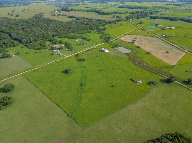 $200,000 | 811 County Road 164, Boling, TX 77420