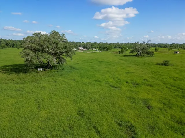 $200,000 | 811 County Road 164, Boling, TX 77420