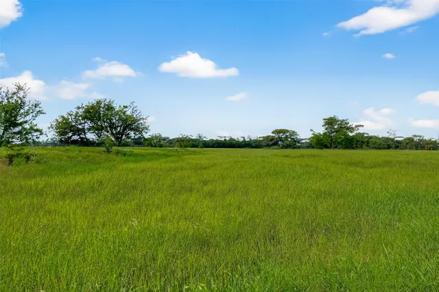 $200,000 | 811 County Road 164, Boling, TX 77420