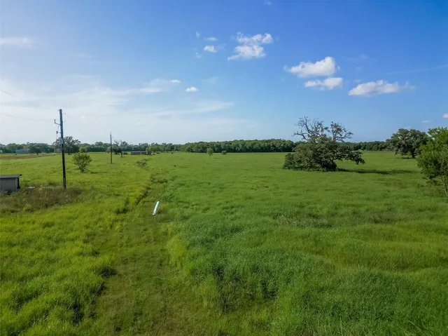 $200,000 | 811 County Road 164, Boling, TX 77420