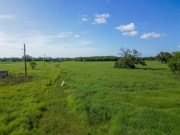 $200,000 | 811 County Road 164, Boling, TX 77420