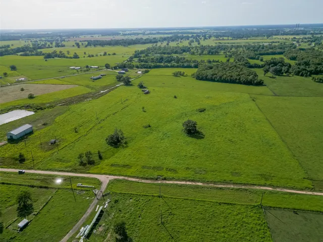 $200,000 | 811 County Road 164, Boling, TX 77420