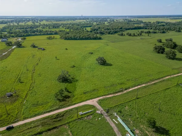 $200,000 | 811 County Road 164, Boling, TX 77420