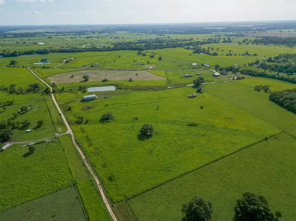 $200,000 | 811 County Road 164, Boling, TX 77420