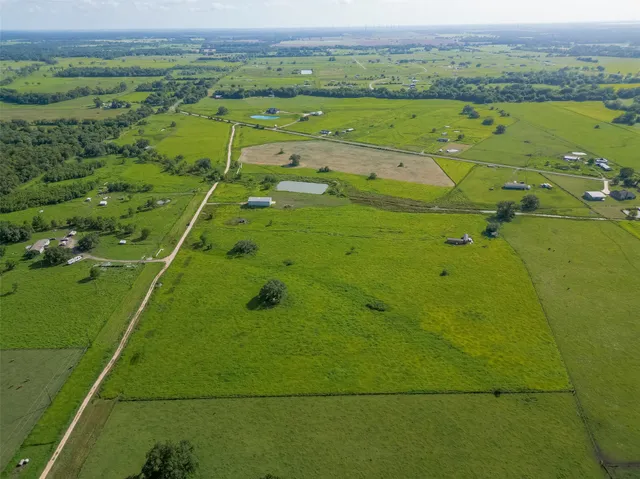 $200,000 | 811 County Road 164, Boling, TX 77420