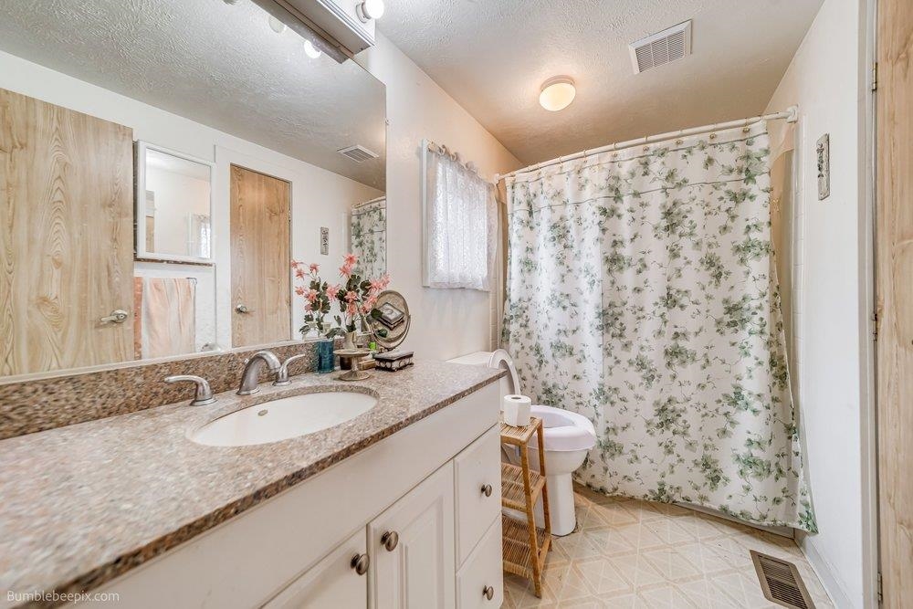 419 North Vista Road Spokane Valley, WA 99212 - Photo 14 of 30