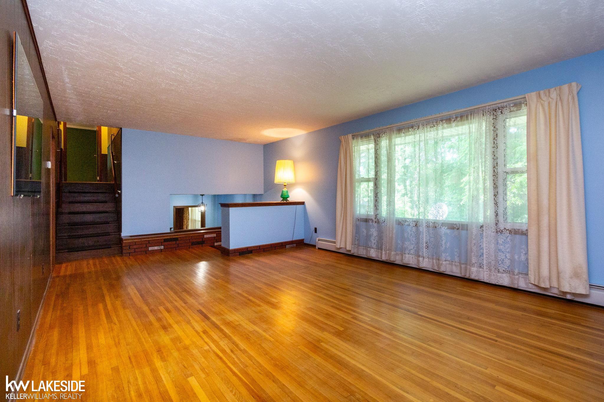 2488 Brighton Road Howell, MI 48843 - Photo 10 of 54 50145920-df081452-1c9b-4d1b-87ff-123c43c77781.JPG