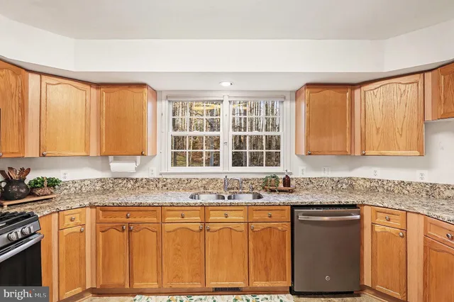 $605,000 | 12 Bedford Court, Fredericksburg, VA 22406