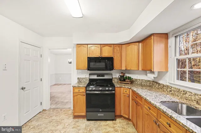 $605,000 | 12 Bedford Court, Fredericksburg, VA 22406