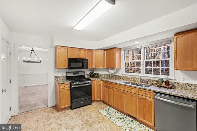 $605,000 | 12 Bedford Court, Fredericksburg, VA 22406