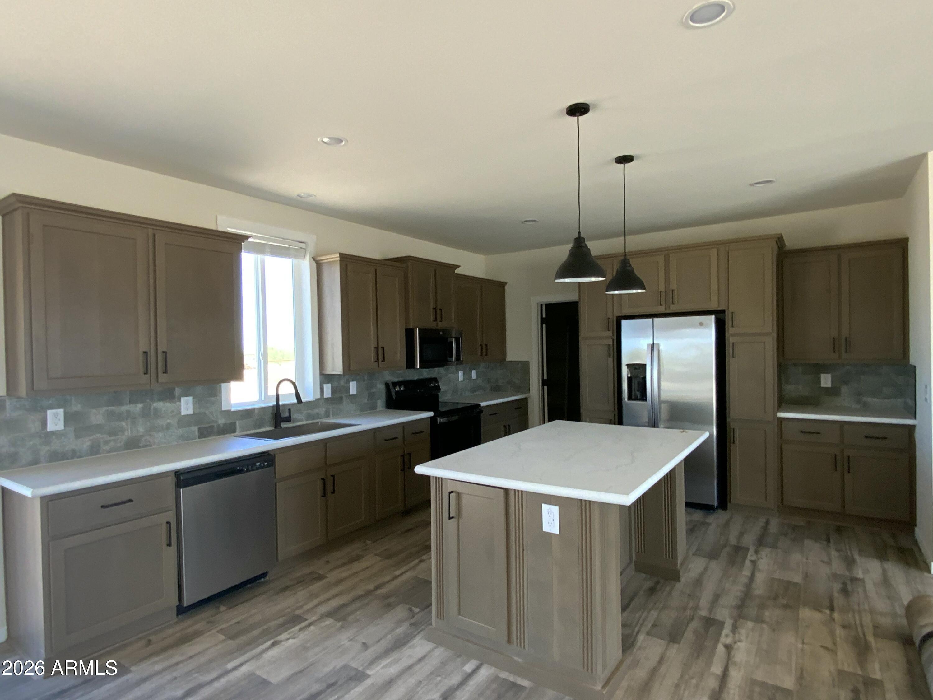 24046 East Cholla Road Florence, AZ 85132 - Photo 16 of 18 Stylish Kitchen